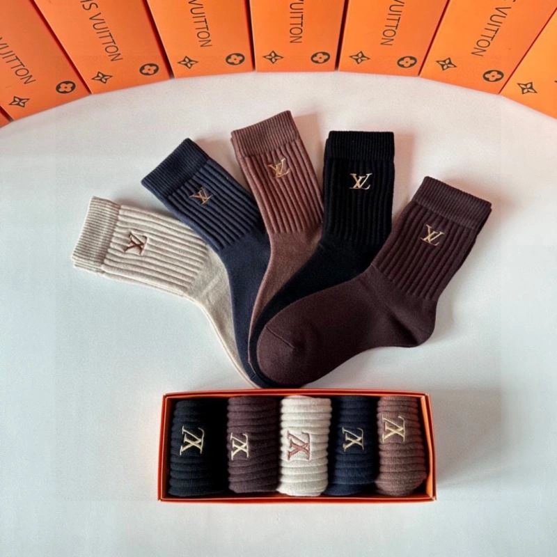 Snug Louis Vuitton Socks 273536