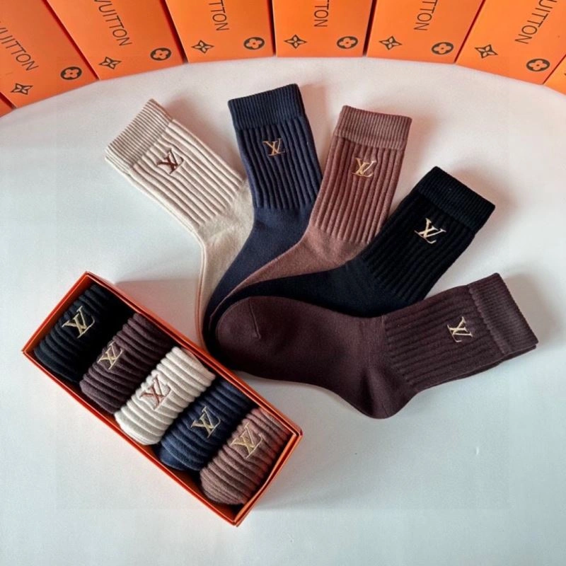 Snug Louis Vuitton Socks 273536