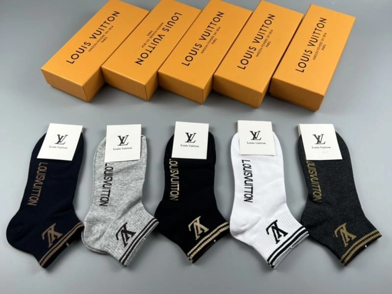 Louis Vuitton Socks FashionForward 274619