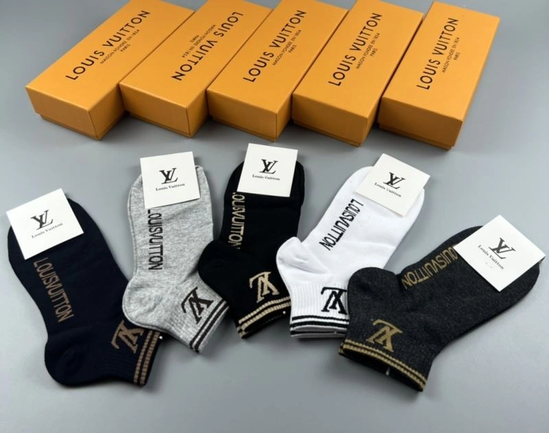 Louis Vuitton Socks FashionForward 274619