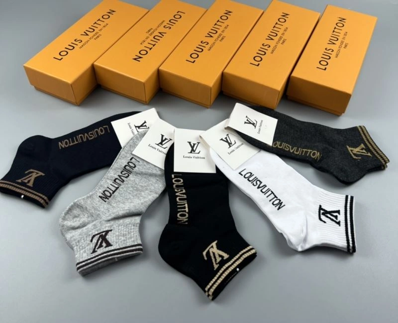 Louis Vuitton Socks FashionForward 274619