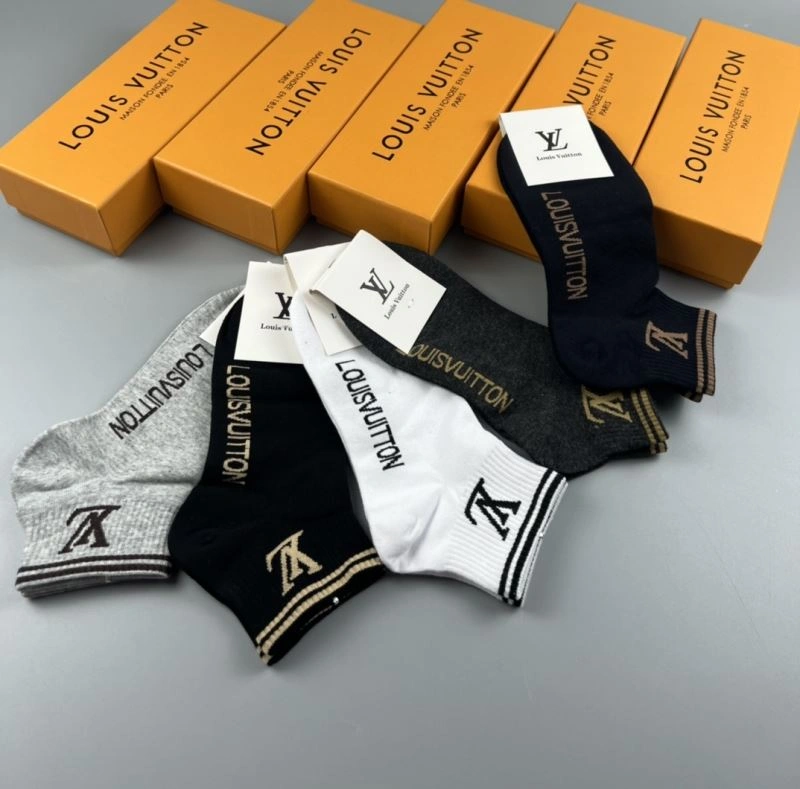 Louis Vuitton Socks FashionForward 274619