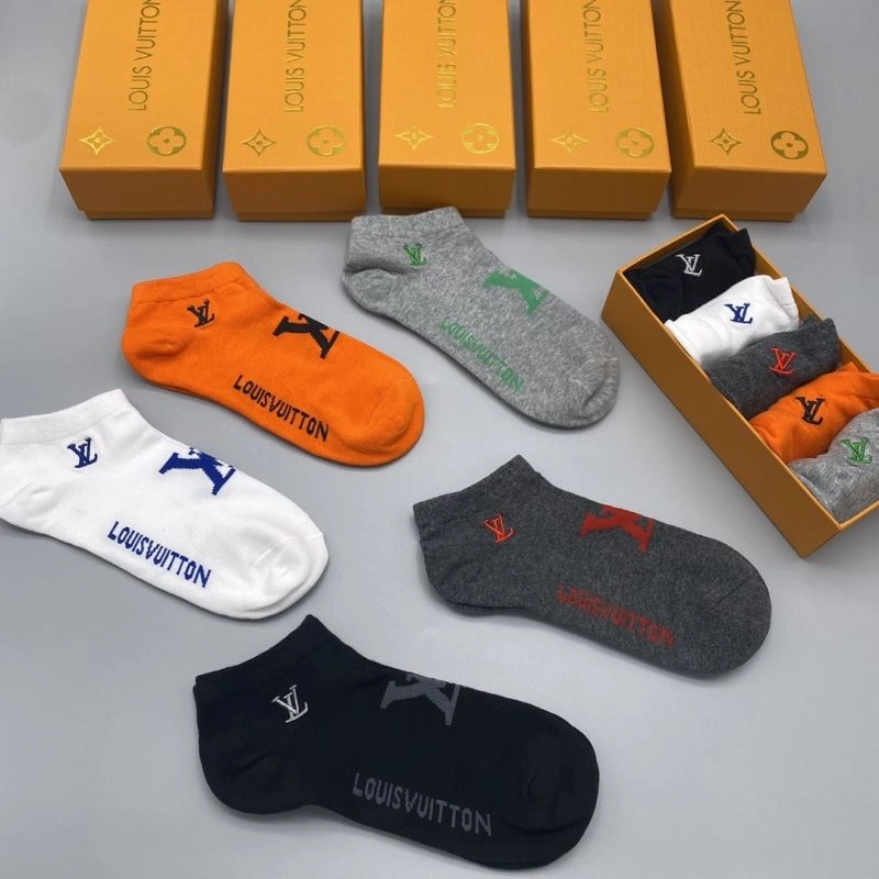Stylish Louis Vuitton Socks 274626
