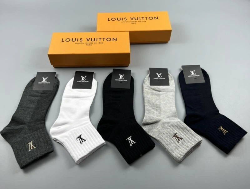 Supportive Louis Vuitton Socks 274616