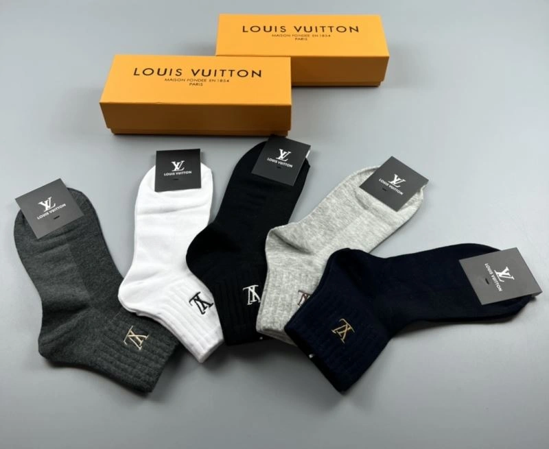 Supportive Louis Vuitton Socks 274616