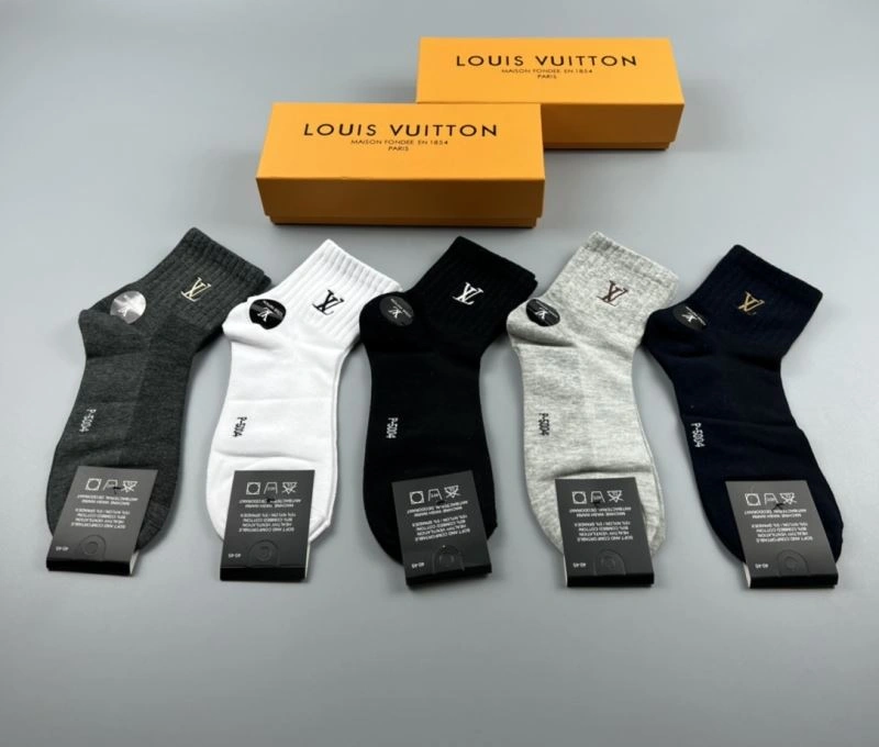 Supportive Louis Vuitton Socks 274616