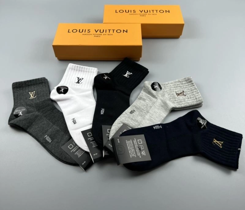 Supportive Louis Vuitton Socks 274616