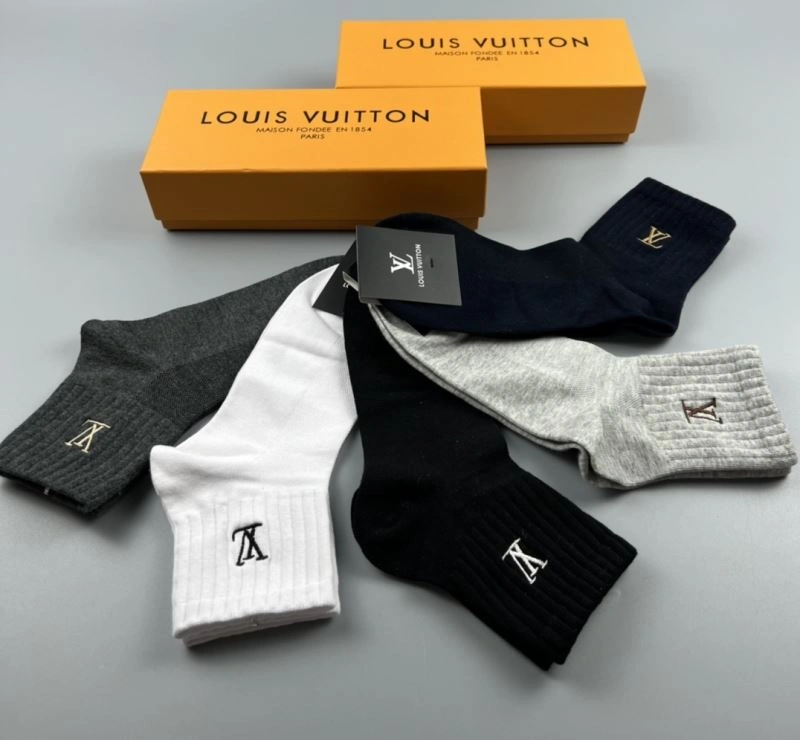 Supportive Louis Vuitton Socks 274616