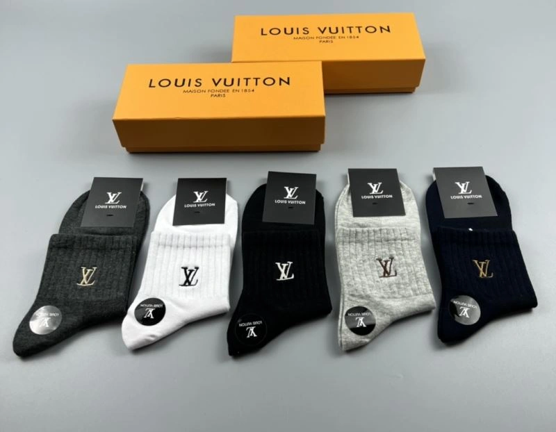 Supportive Louis Vuitton Socks 274616