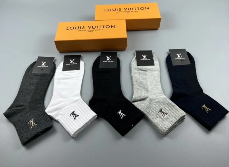 Supportive Louis Vuitton Socks 274616