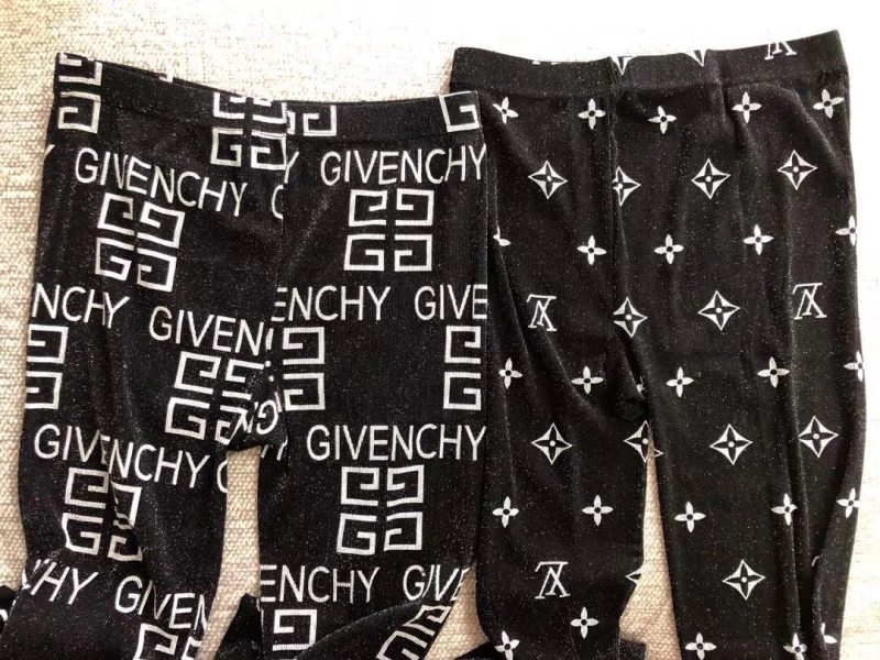 Bold Louis Vuitton Socks 274446