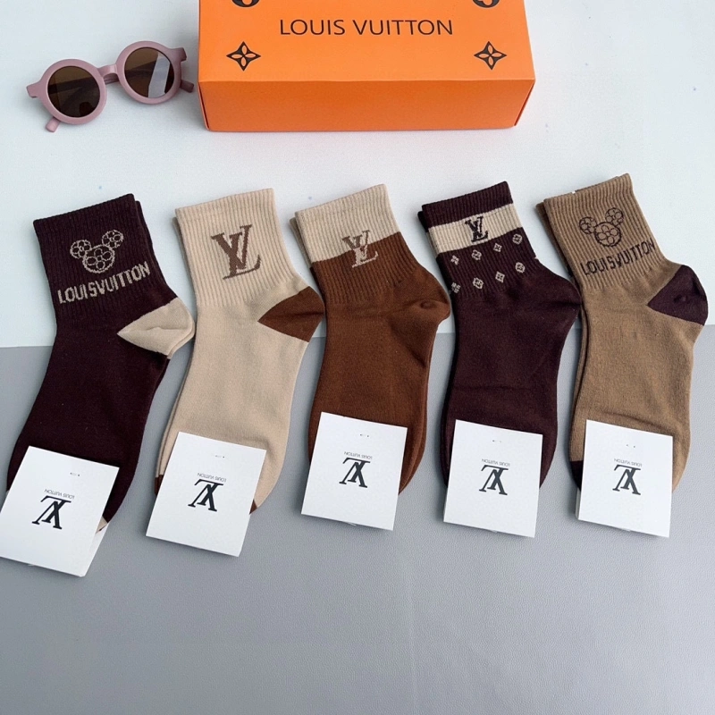Bright Louis Vuitton Socks 274141