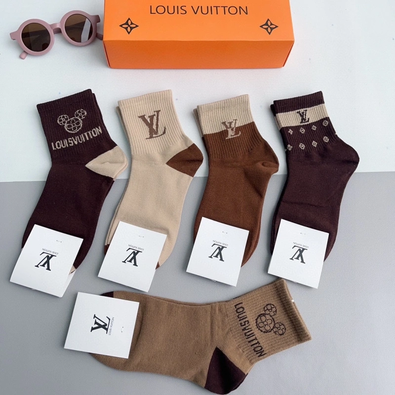 Bright Louis Vuitton Socks 274141