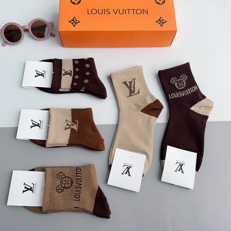 Bright Louis Vuitton Socks 274141