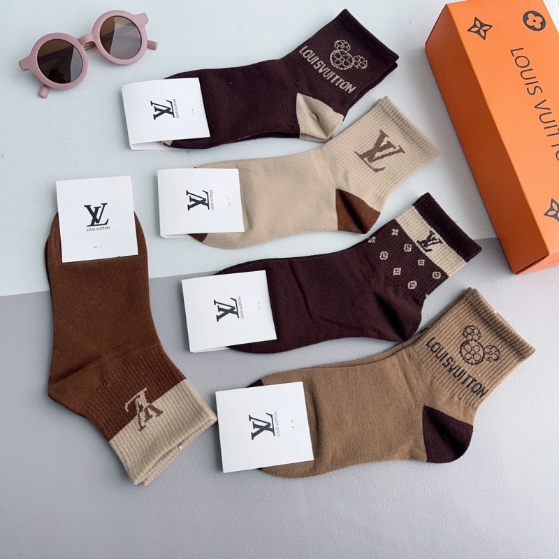 Bright Louis Vuitton Socks 274141