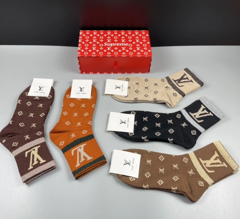 Flexible Louis Vuitton Socks 274139