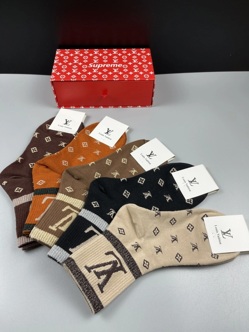 Flexible Louis Vuitton Socks 274139