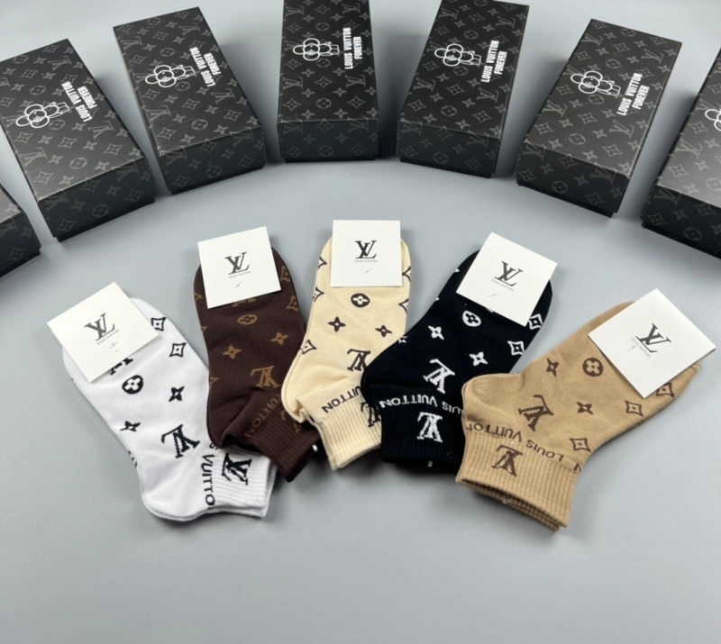 Sleek Louis Vuitton Socks 274118