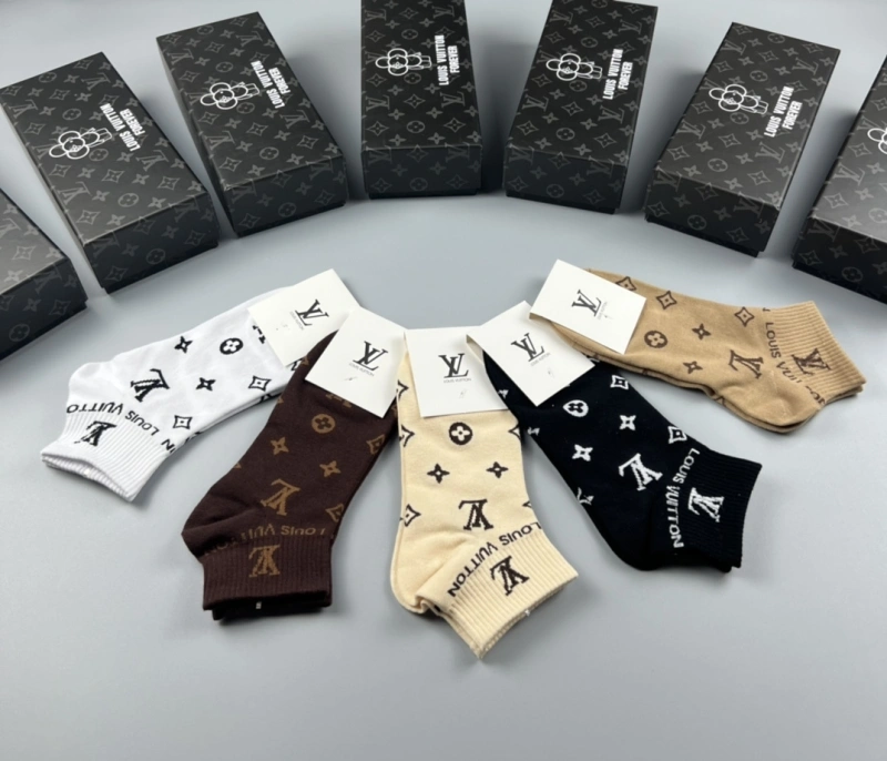 Sleek Louis Vuitton Socks 274118