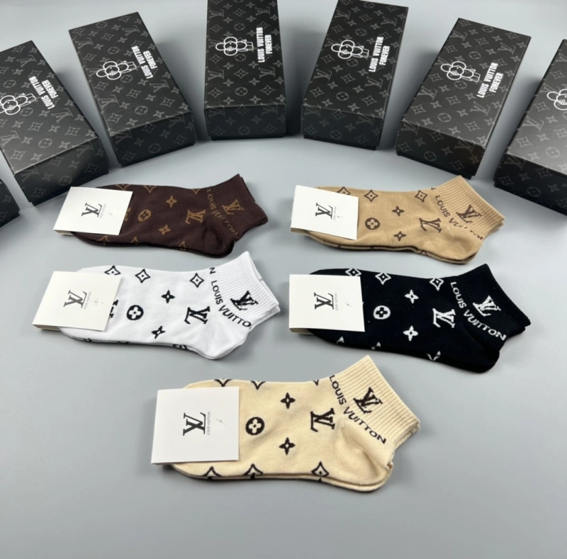 Sleek Louis Vuitton Socks 274118