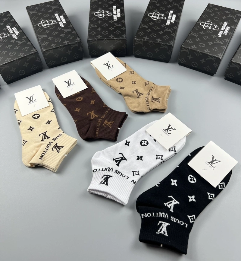 Sleek Louis Vuitton Socks 274118