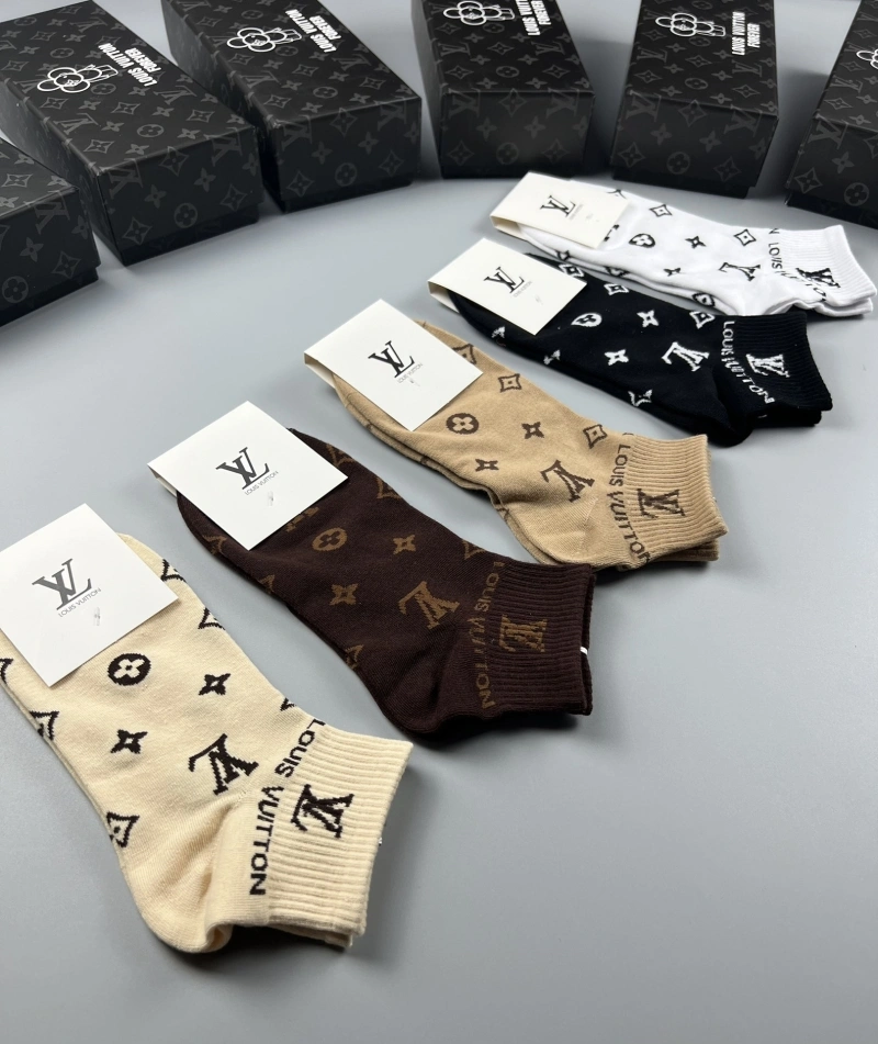 Sleek Louis Vuitton Socks 274118