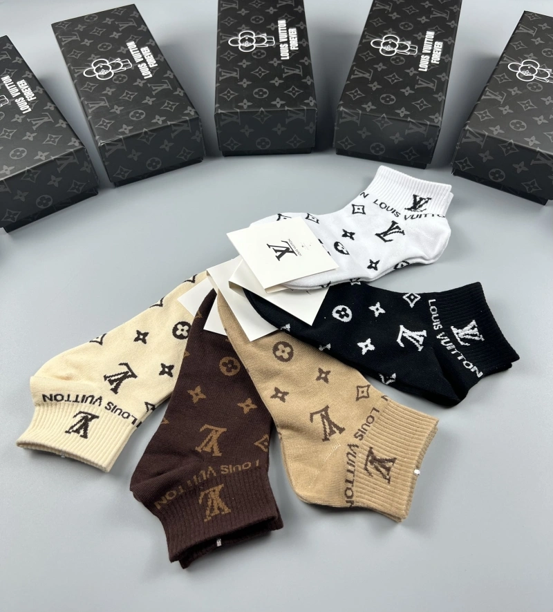 Sleek Louis Vuitton Socks 274118
