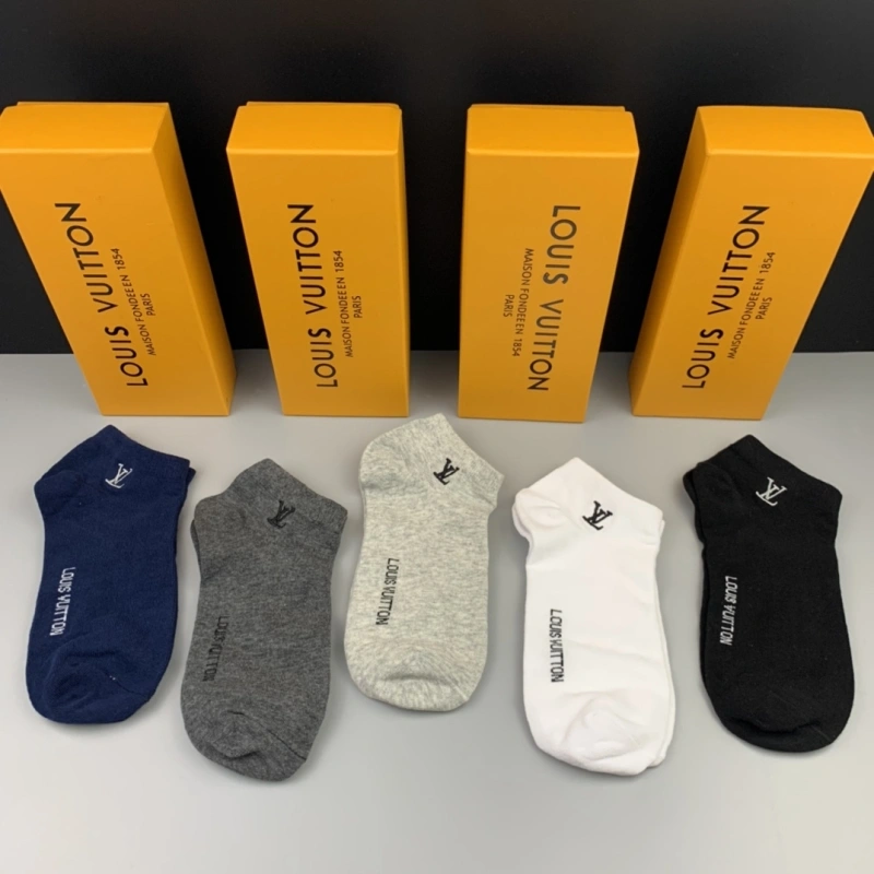 Sporty Louis Vuitton Socks 274115