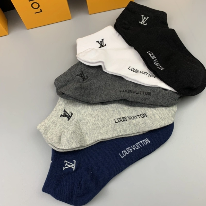 Sporty Louis Vuitton Socks 274115