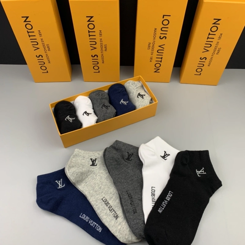 Sporty Louis Vuitton Socks 274115