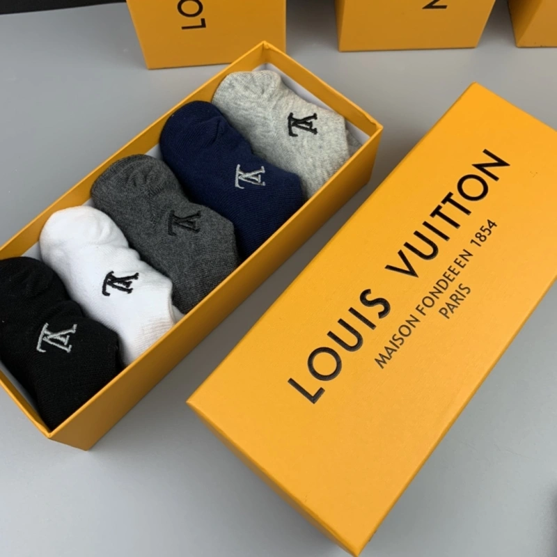 Sporty Louis Vuitton Socks 274115