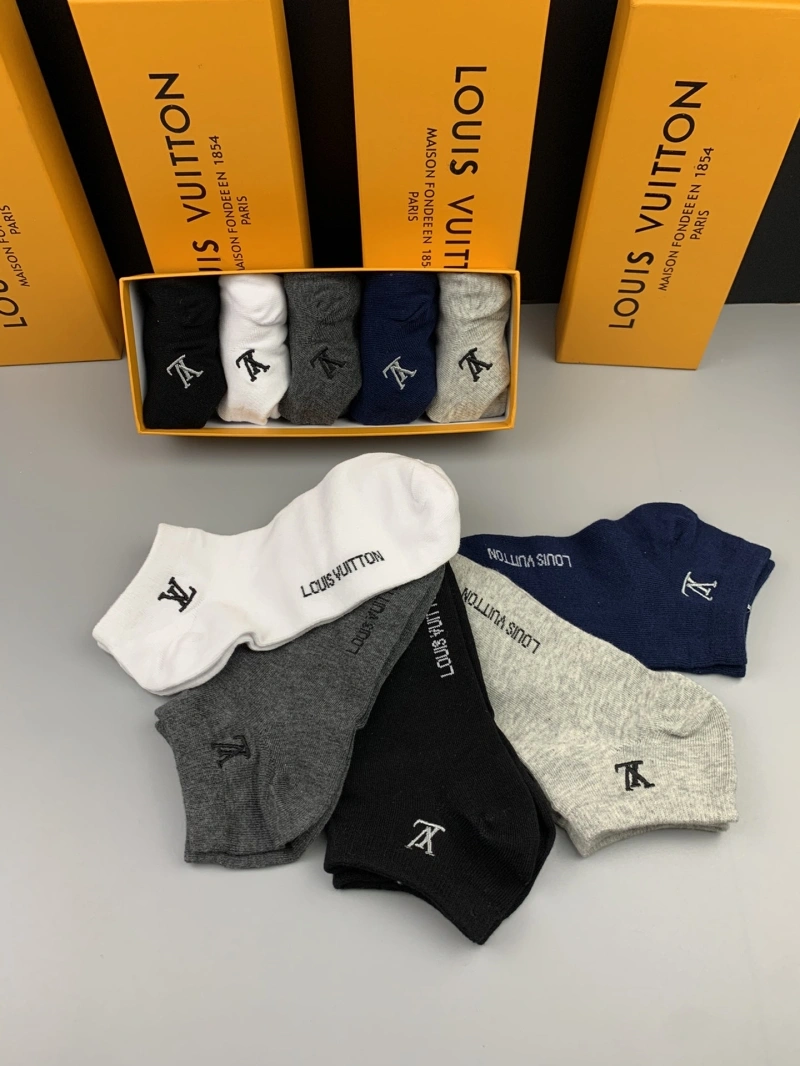 Sporty Louis Vuitton Socks 274115