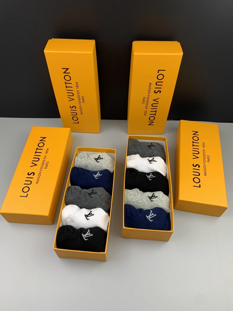 Sporty Louis Vuitton Socks 274115