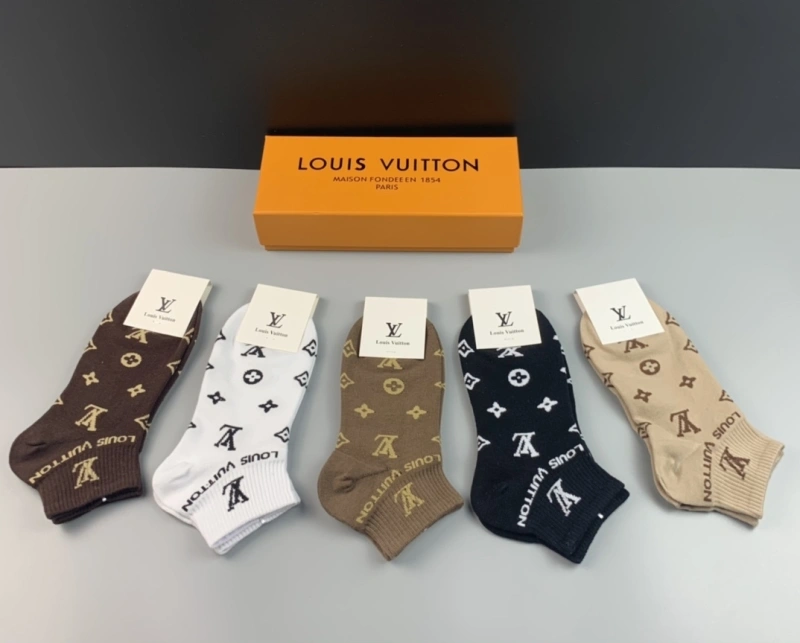 Fashionable Louis Vuitton Socks 274113