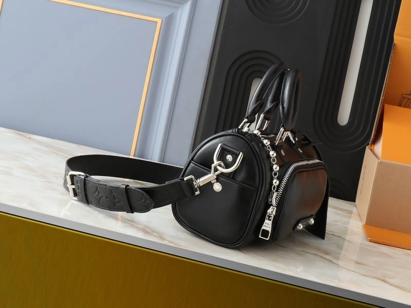Flexible Louis Vuitton Speedy Bags 80341
