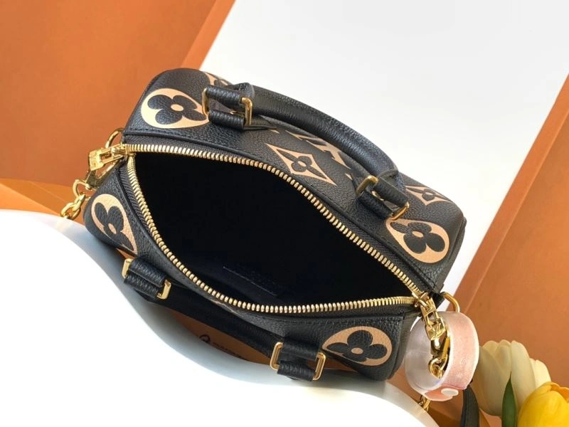 WaterResistant Louis Vuitton Speedy Bags 93427