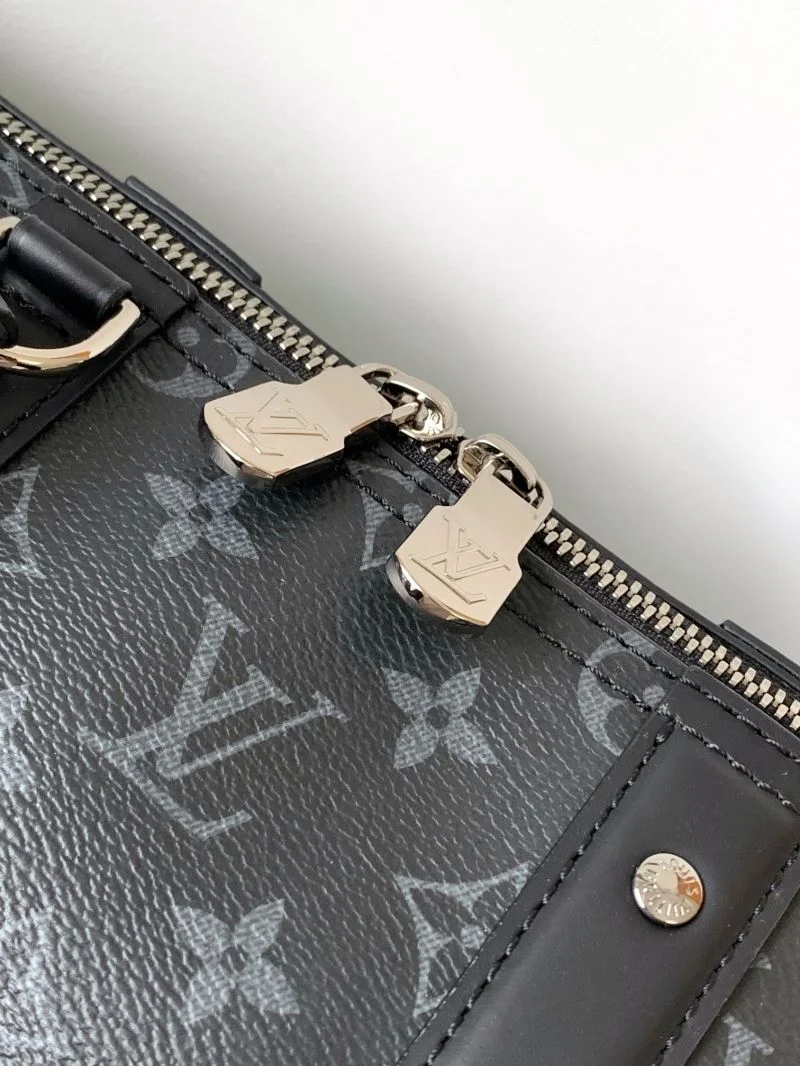 Versatile Louis Vuitton Speedy Bags 42323