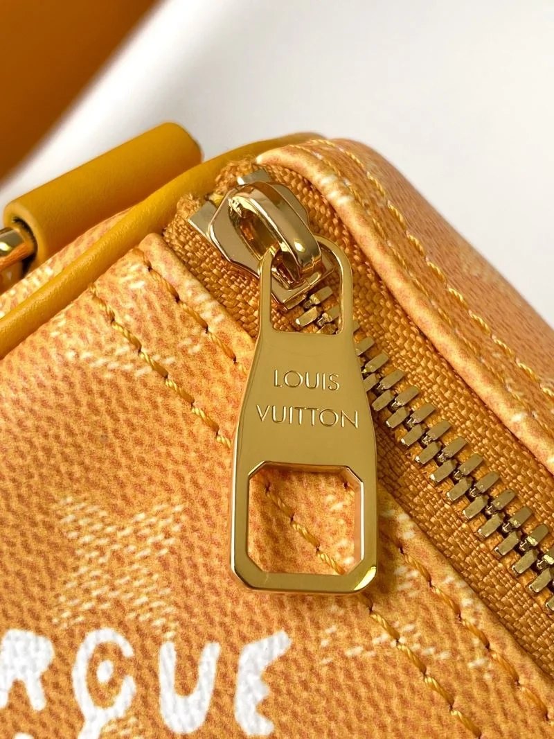 Stretchable Louis Vuitton Speedy Bags 42391