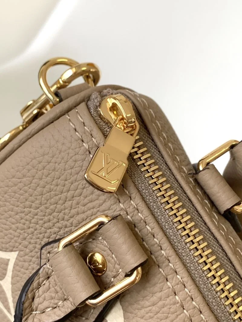 Bold Louis Vuitton Speedy Bags 41839