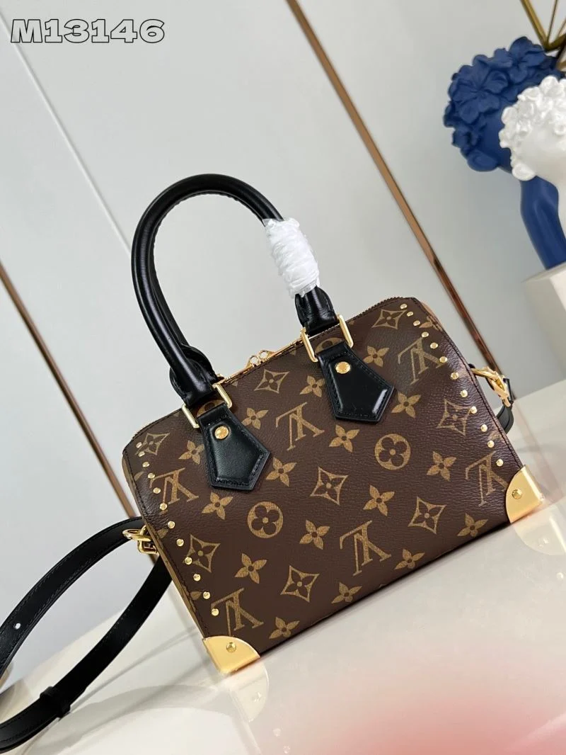 Sporty Louis Vuitton Speedy Bags 41090