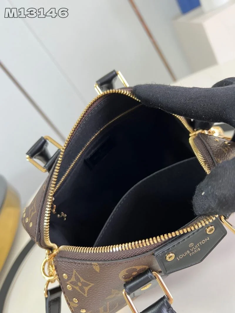Sporty Louis Vuitton Speedy Bags 41090