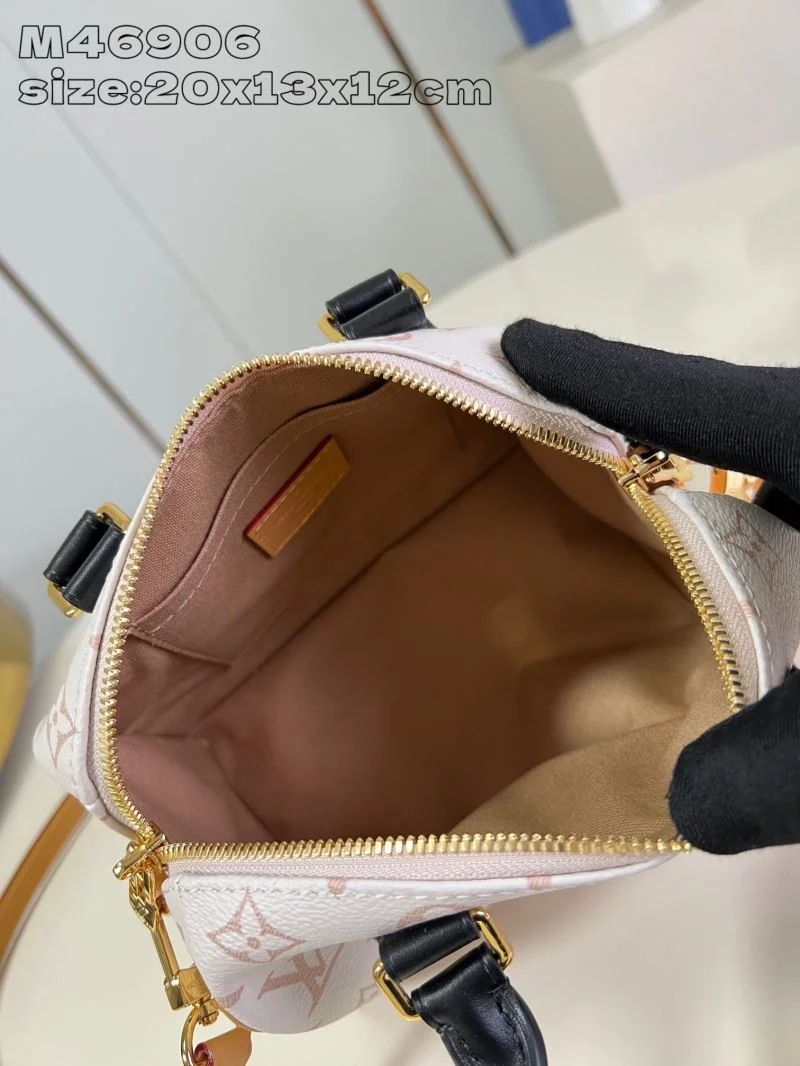 Stretchable Louis Vuitton Speedy Bags 41100