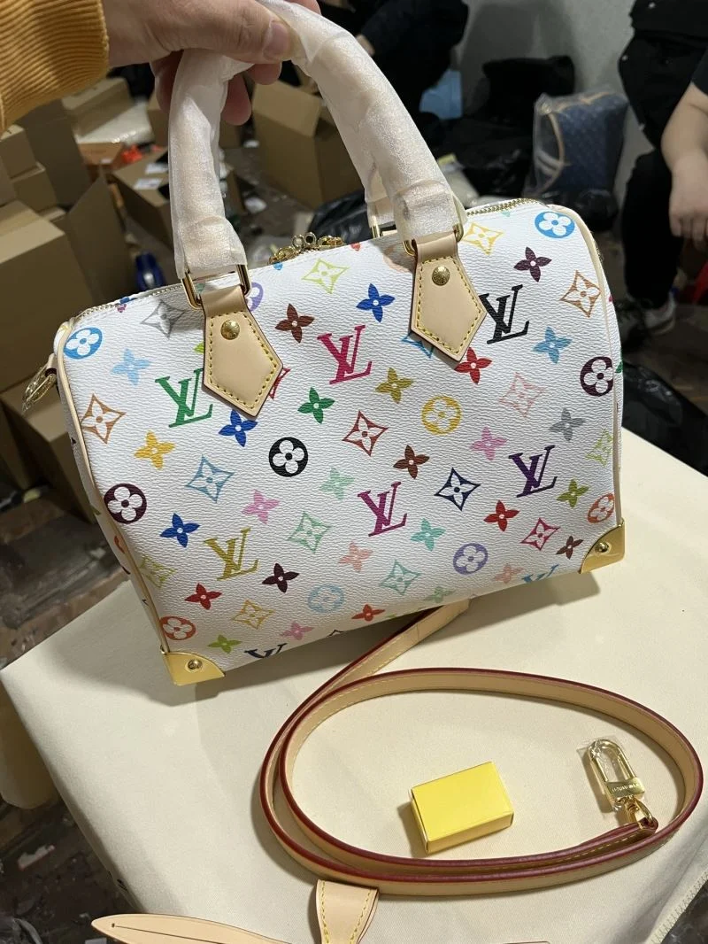 Louis Vuitton Speedy Bags UrbanChic 40411