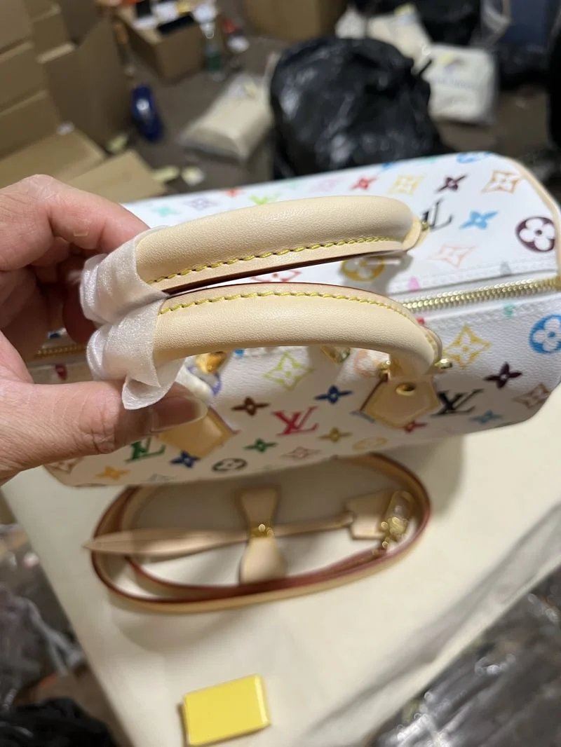 Louis Vuitton Speedy Bags UrbanChic 40411