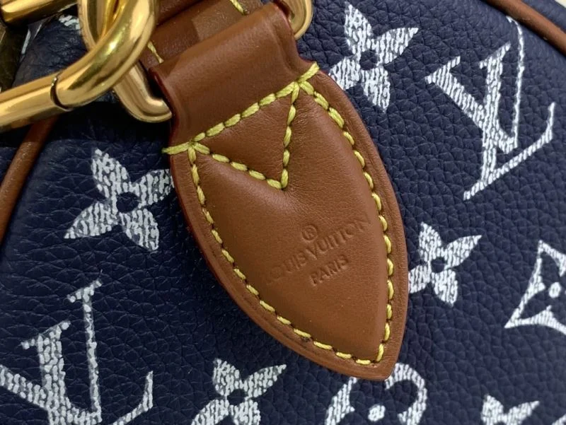 Minimalist Louis Vuitton Speedy Bags 37592