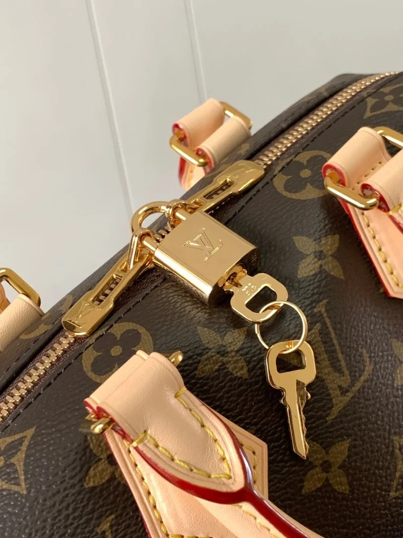 Versatile Louis Vuitton Speedy Bags 38790