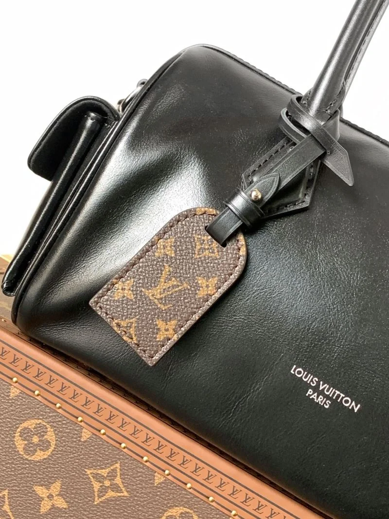 Sporty Louis Vuitton Speedy Bags 38777
