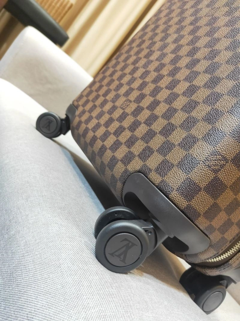 Comfortable Louis Vuitton Suitcase 65594