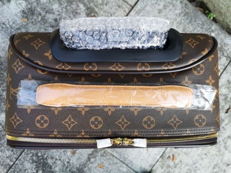 Popular Louis Vuitton Suitcase 65611