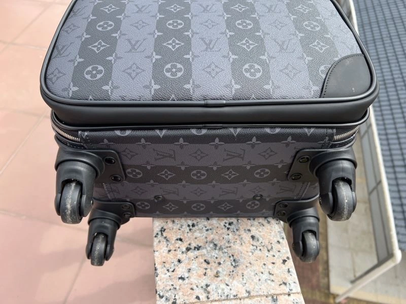 SunProtective Louis Vuitton Suitcase 65575